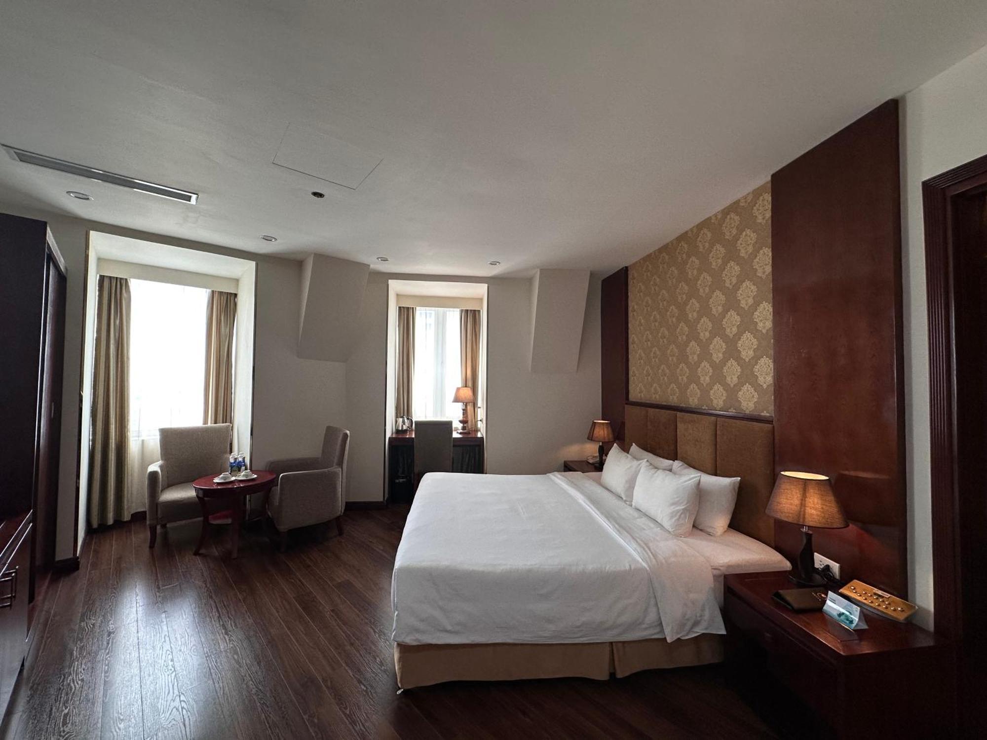 Nesta Ha Noi 4*
